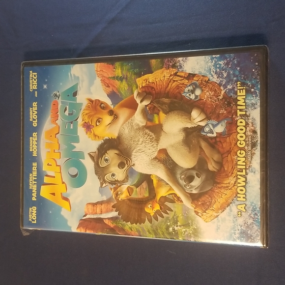 New Sealed Alpha and Omega on DVD Video Justin Long Dennis Hopper Danny Glover - Picture 1 of 2